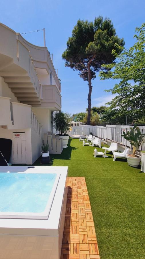 Aparthotel The Garden Pulsano Exterior foto